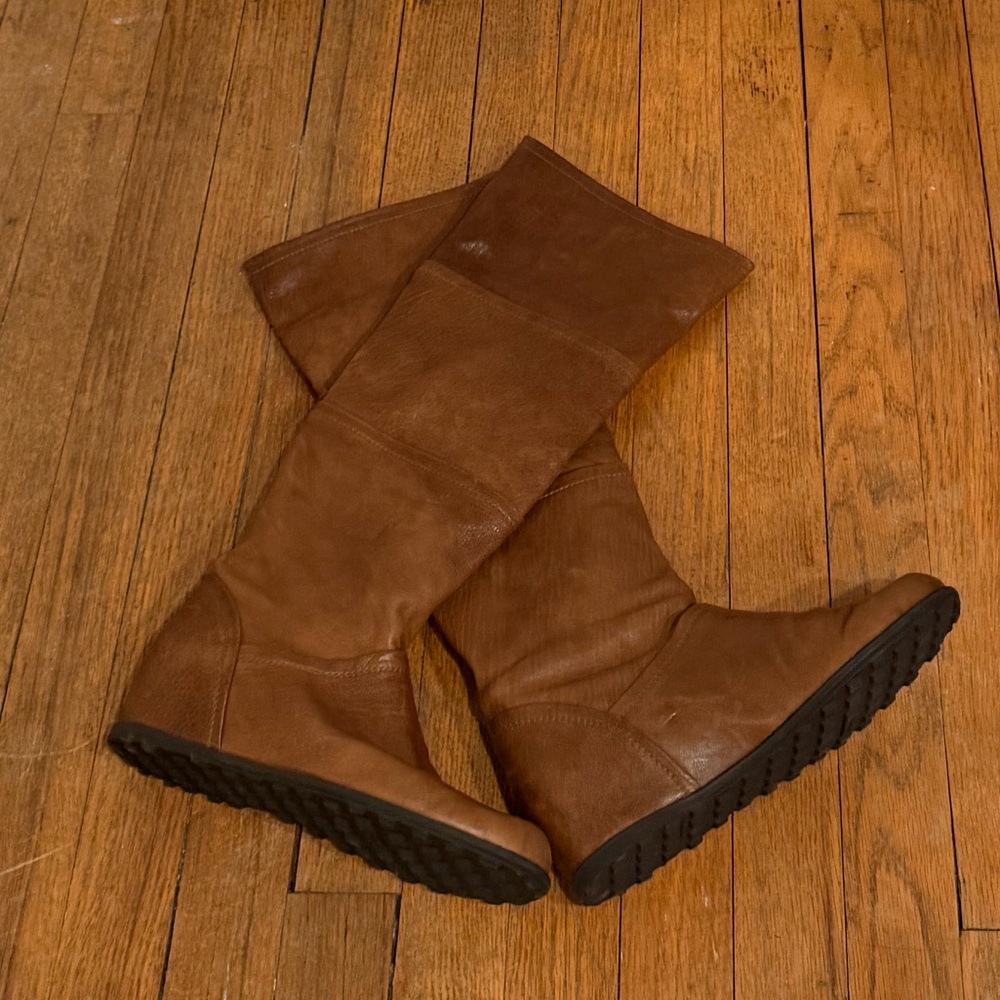 Stuart Weitzman Tan Leather Slouch Boots. NWOT Size 7M